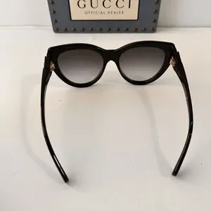 Gucci | Accessories | New Authentic Gucci Gg877s00 Oversized  display picture 2